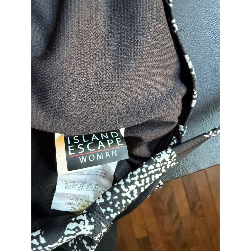 Island Escape Tankini Top Swimsuit Black/White Underwire